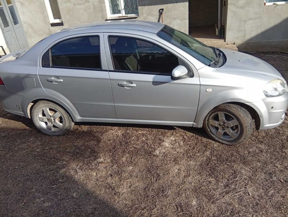 Шевроле Авео LS.