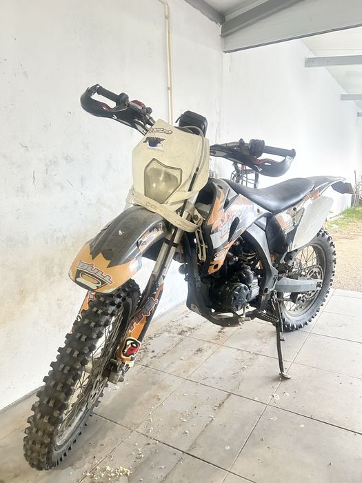 Moto enduro 250 matriculada