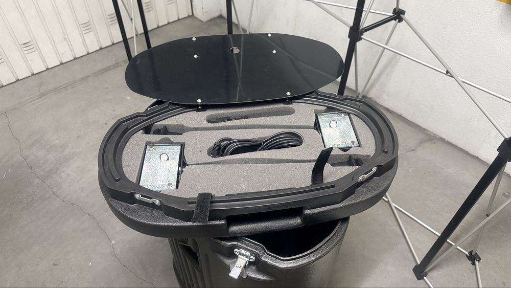 Expositor Pop Up Curvo 2,5x2,5m + 2 Roll Ups + Iluminação – Como Novo