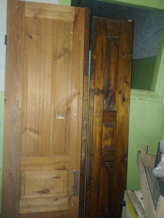 Продам двери деревянные коричневые