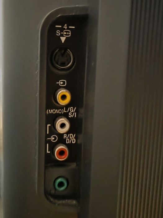TV Sony Bravia 32" (Modelo KLV-S32A10E) + Comando Original – A Funcionar