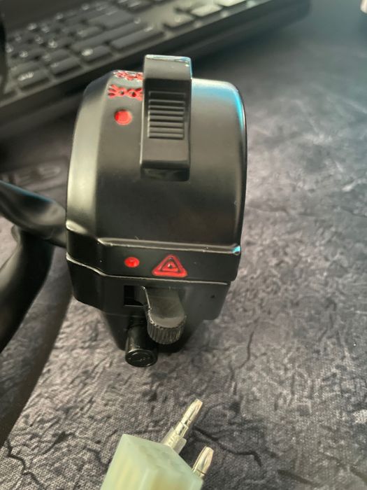 espelhos, piscas,comandos, punhos para moto