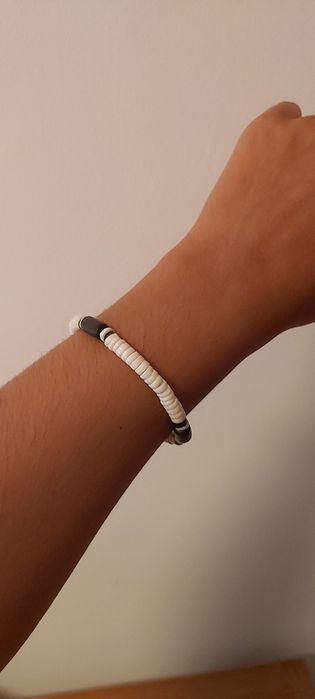 Várias pulseiras de verão/ praia em bijuteria novas