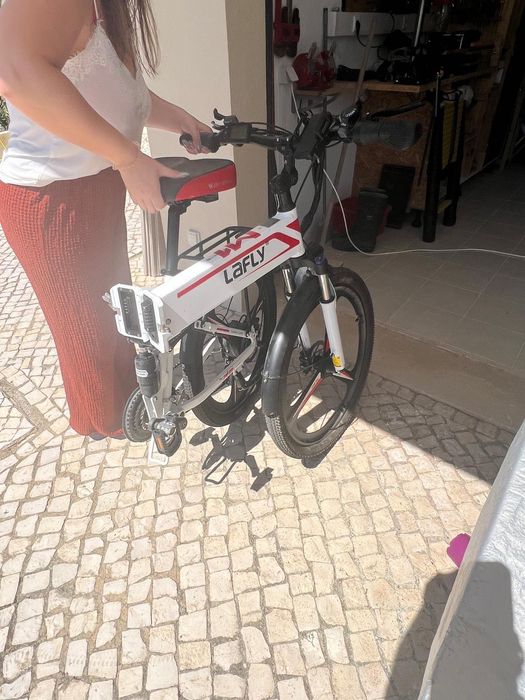 Bicicleta elétrica dobrável