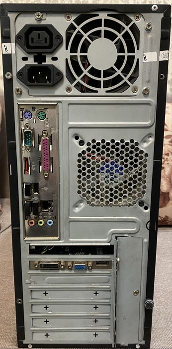 Компютер + клавіатура + мишка !!!