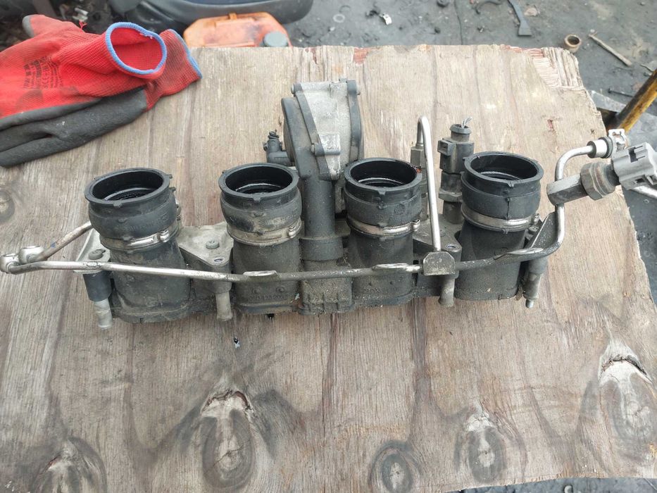 Kolektor ssacy nastawnik seat audi vw 2.0fsi  06d--133--209t