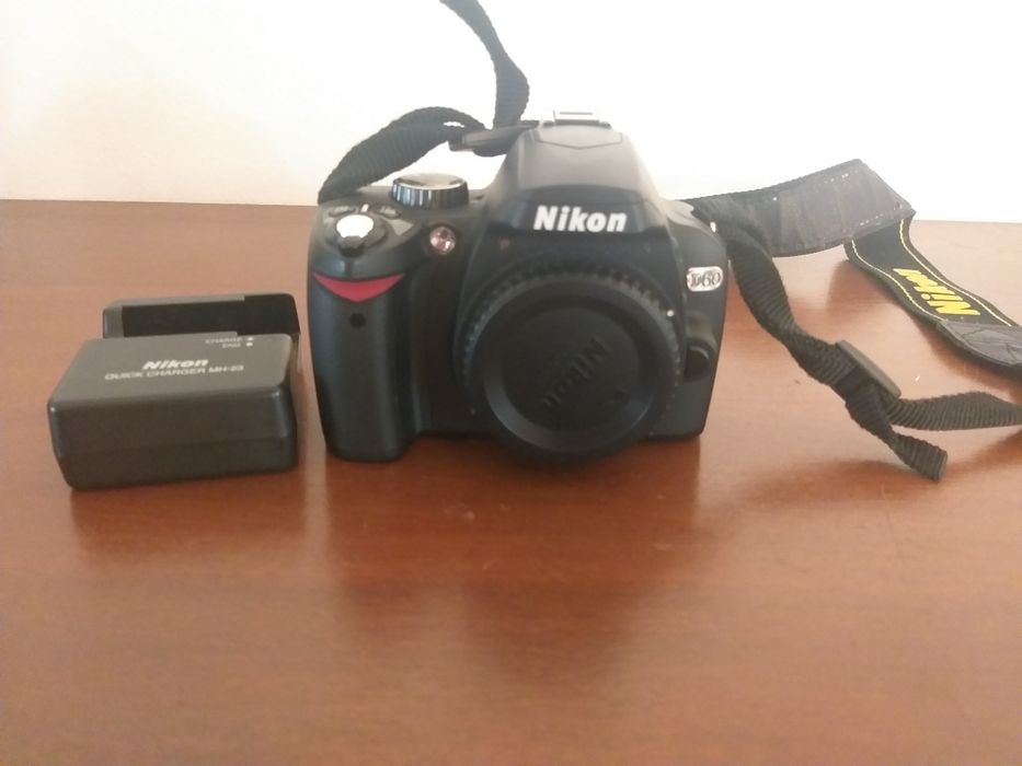 Câmara Nikon D60