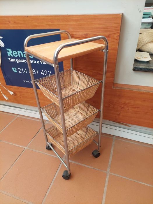 Carrinho de verga para cozinha