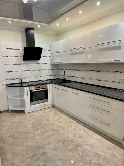 Продаж 2-кімнатної квартири в ЖК «Перлина Кадетського Гаю»