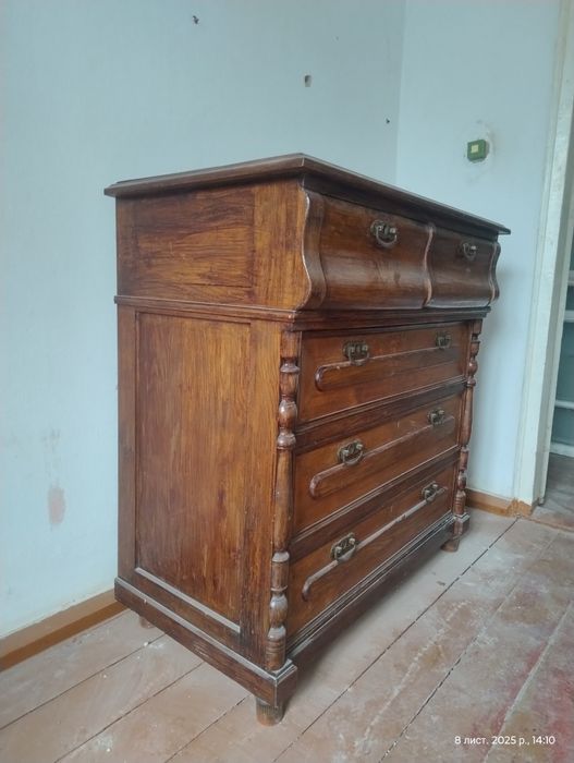 Комод з дерева старовинний
