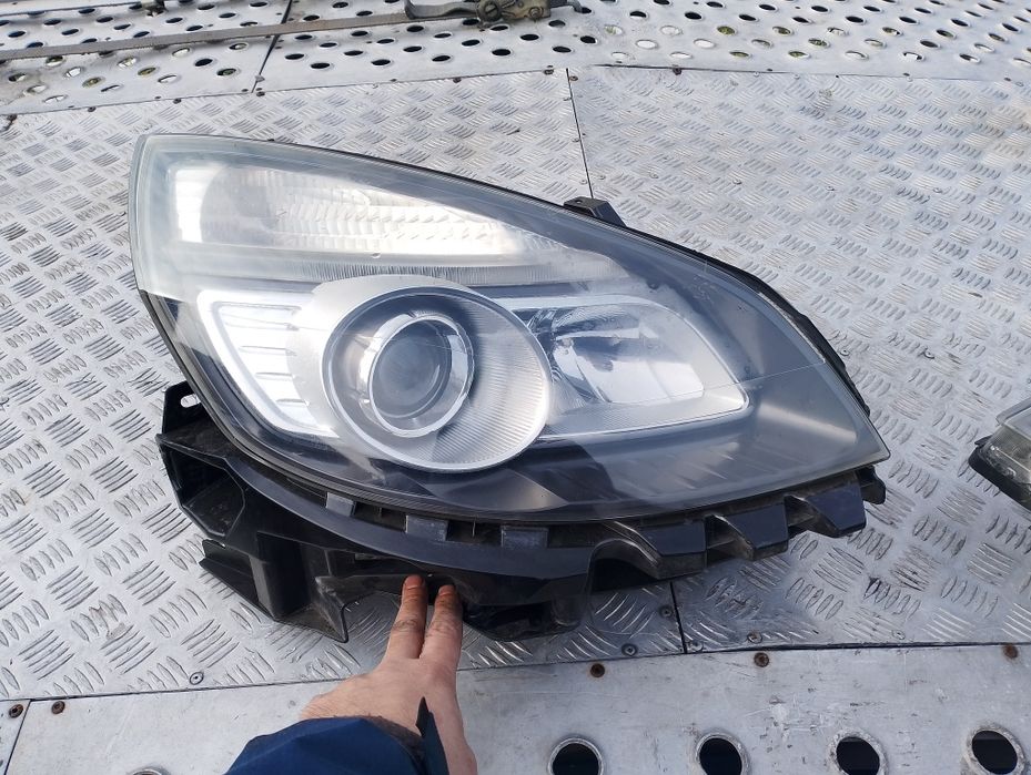 Lampa prawa Ksenon Renault Scenic 2 lift ślizg reflektor xsenon prawy