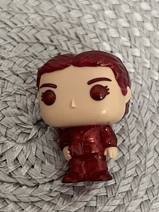 Обмен фигурки Макс из изнанки очень странные дела киндер джой