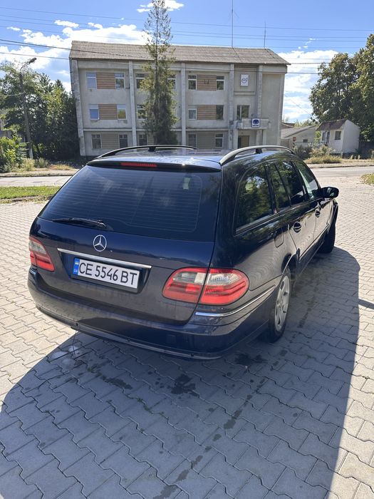Mercedes  Benz 211