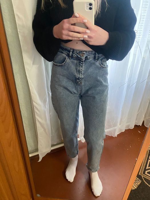 Якісний та новий одяг.