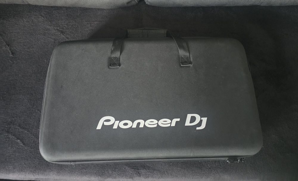 Vendo mesa DDJ- FLX4 com garantia