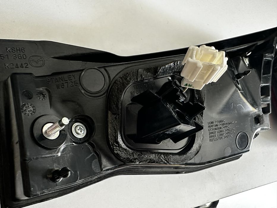 Lampy w klape bagaznika Mazda cx5 2022