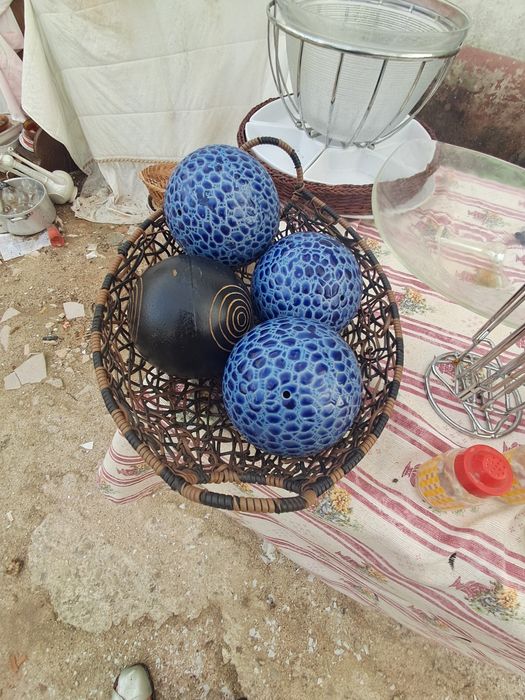 Conjunto decorativo cesta e bolas