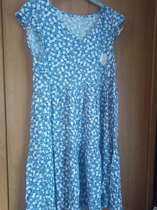 Sukienka w kwiaty roz XL