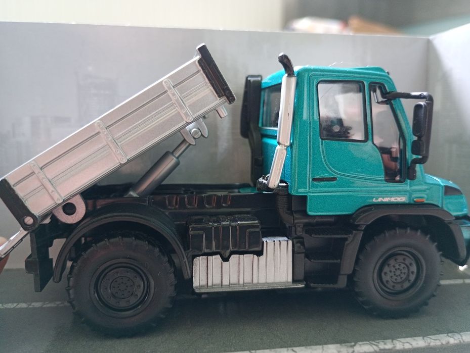 Maisto Mercedes unimog
