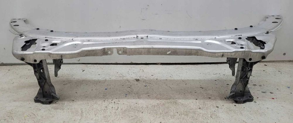 Передня панель на Mersedes w205 2014-2022