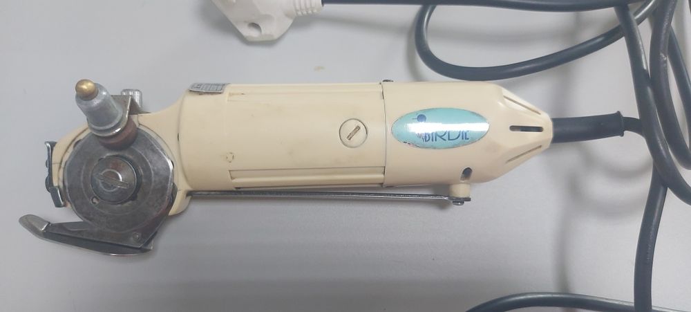 Maquina de corte Elétrica Birdie