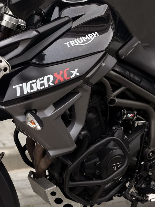 TRIUMPH TIGER 800 XCX - Full Extras!