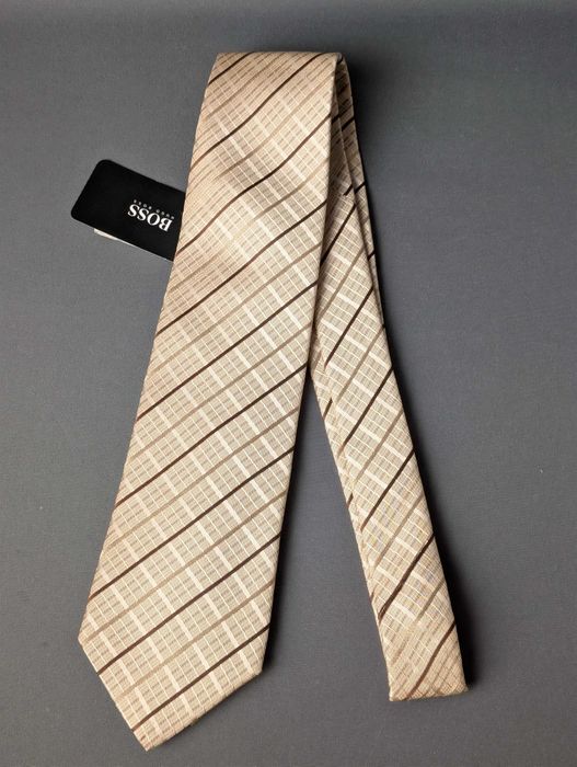 Нова краватка HUGO BOSS італійський шовк з бірками та коробкою (Made in Italy)
