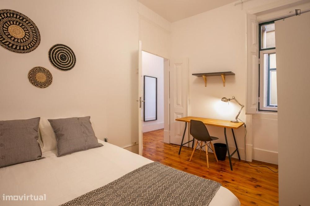 Quarto - localizado em Santos Lisbon