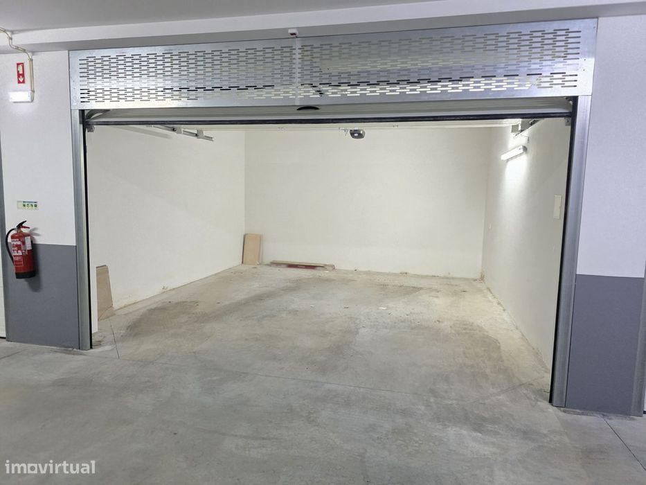 Vende-se T3 semi-novo com 1 ano de uso centro de Oliveira de Azeméis