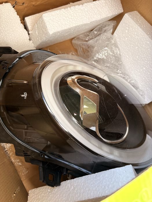 Farol esquerdo Mini