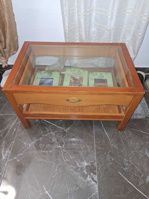 Mesa de centro com gaveta à venda