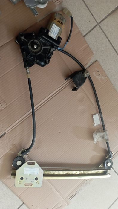 Склопідйомник стеклопідйомник 2110 лівий з мот 2109 зад прав лів 2123