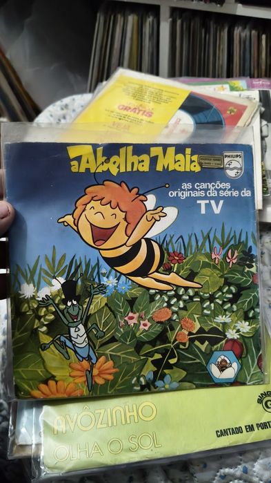 Lote Singles  24 singles capas e discos bom estado 
Capas e discos bom