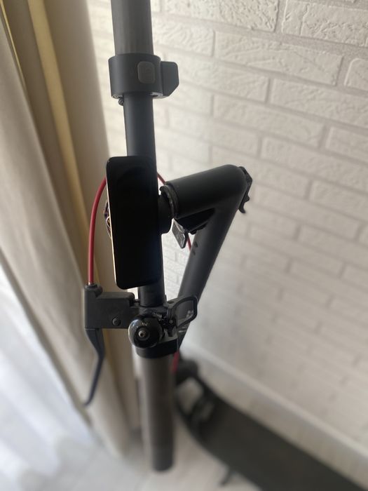 Hulajnoga elektryczna navee uszkodzona