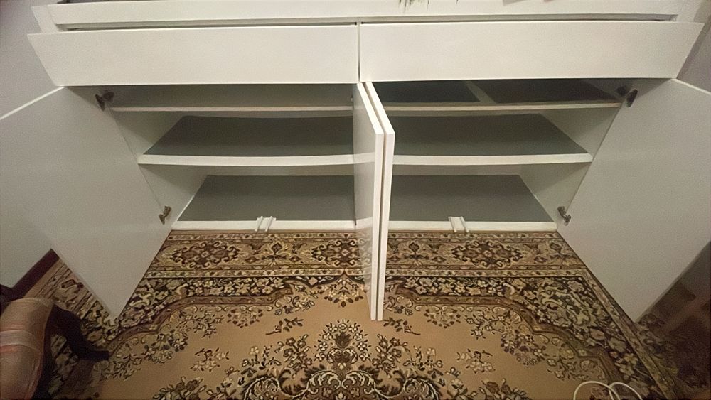 Móvel aparador branco