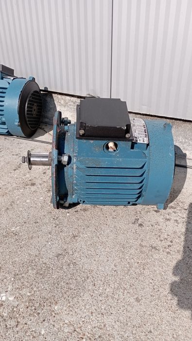 Motor trifásico 1.1Kw64281319992707122