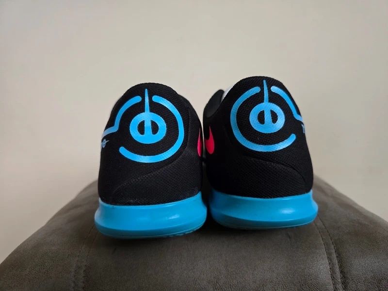 Buty piłkarskie Nike Tiempo Legend 9 Club rozm. 42,5