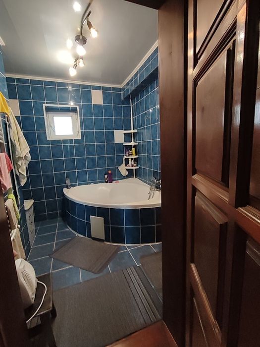 Оренда кімнати для дівчини в будинку в Ужгороді