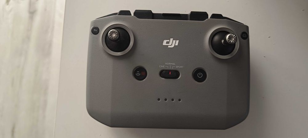 DJI RC231 – Oryginalny kontroler do drona  Stan bardzo dobry