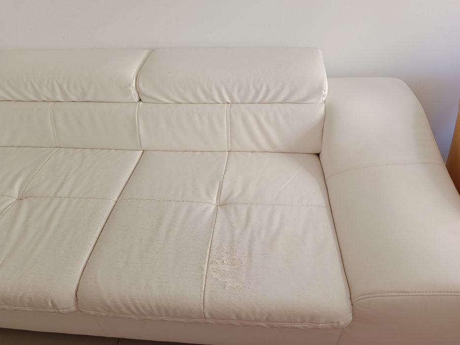 Sofa em pele branco