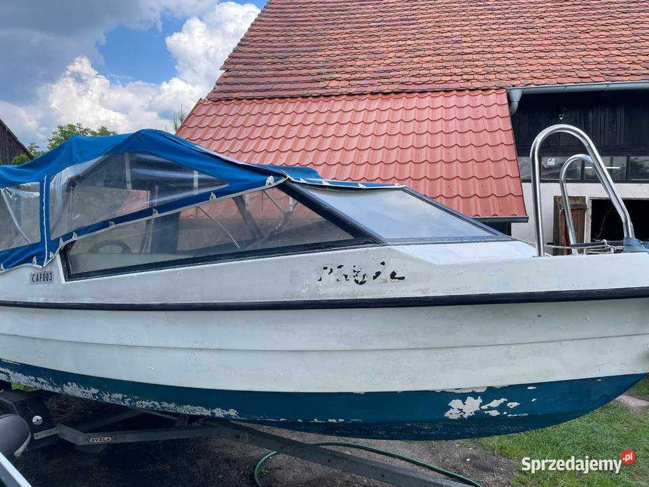 Łódka łódź motorowa