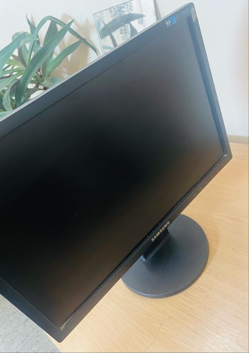 Монитор Samsung SynkMaster 943