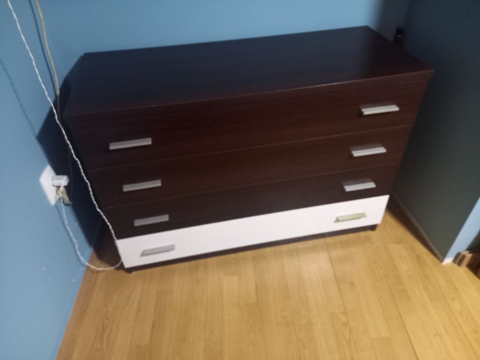 Cama de casal cor castanho