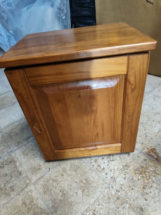 Módulos ou mesinhas de cabeceira