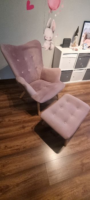 Fotel uszak z podnóżkiem