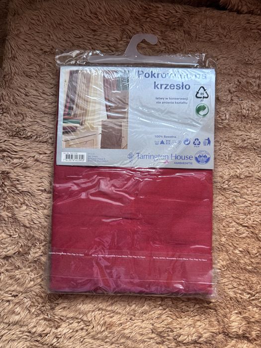 Czerwone pokrowce na krzesła 7 szt
