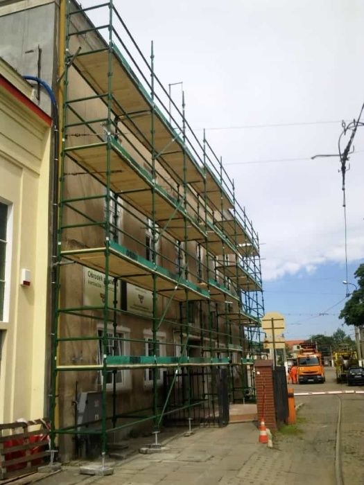 Аренда узких 80 см шириной строительных лесов с регулируемыми щитами