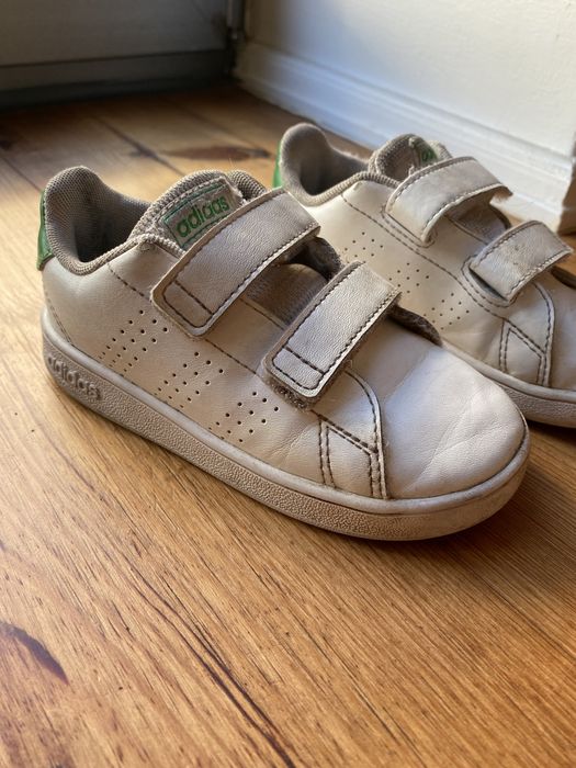 2 pares de Tenis crianca adidas 26