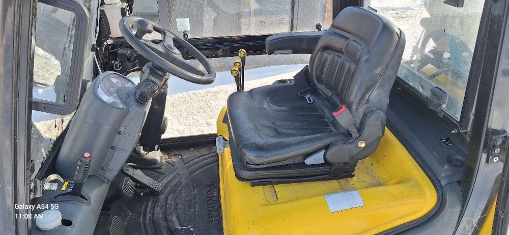 HYUNDAI 35  kabina OGRZEWANA przesuw wózek widłowy widlak toyota linde
