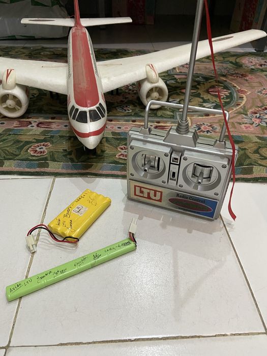 Avião RC Novo ,em Foam numca posto a voar